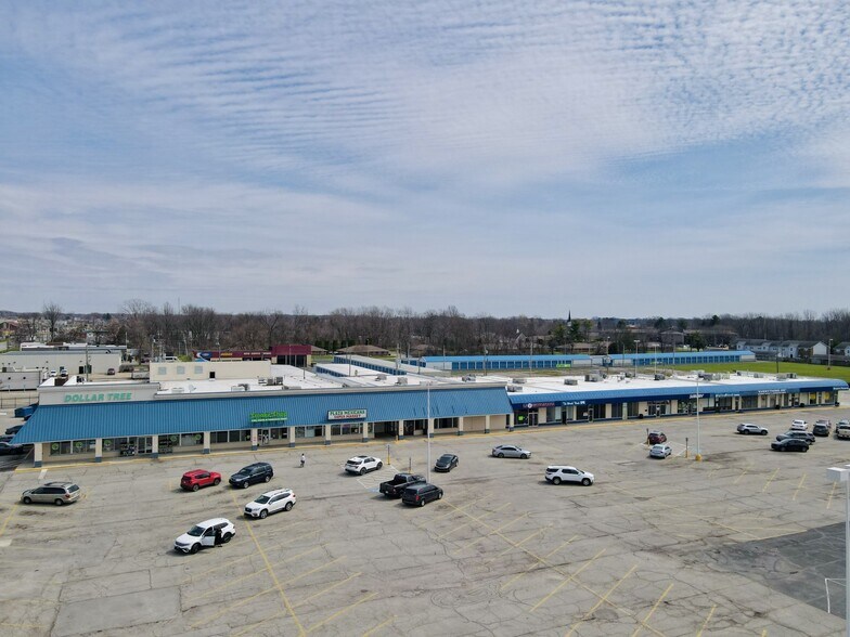 1415-1451 E Wabash St, Frankfort, IN à louer - Photo du bâtiment - Image 2 de 11