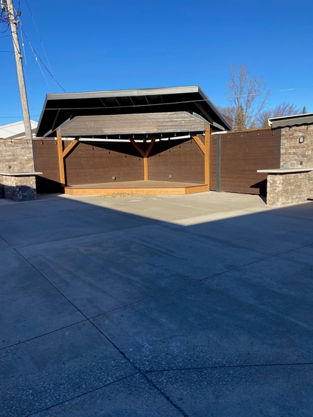 340 W Northland Ave, Grand Chute, WI for sale - Building Photo - Image 3 of 12