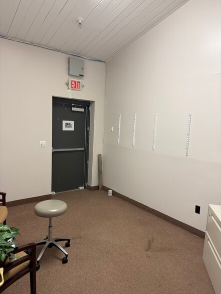 127 S Main St, Mount Clemens, MI for lease - Interior Photo - Image 3 of 10