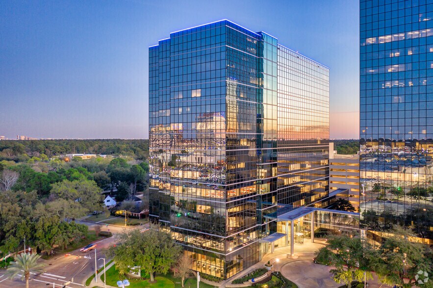 840 Gessner Rd, Houston, TX à louer - Photo du bâtiment - Image 2 de 29