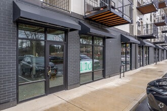 5765 Commercial St SE, Salem, OR à louer Photo du bâtiment- Image 1 de 4