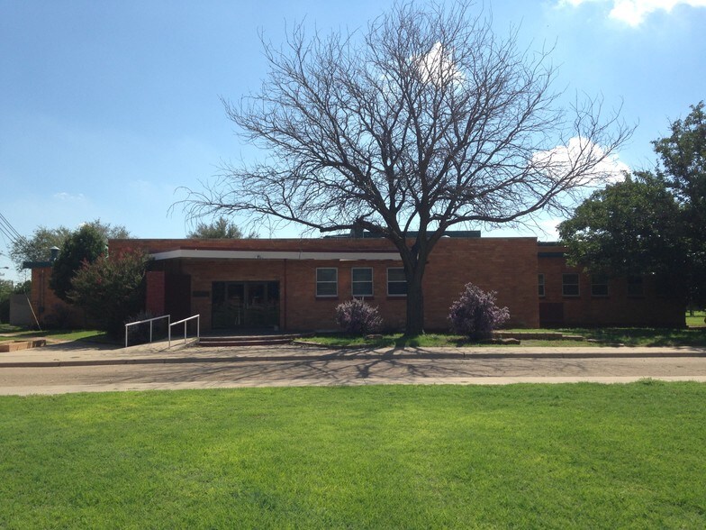 9709 7th Dr, Lubbock, TX à louer - Photo du bâtiment - Image 2 de 8
