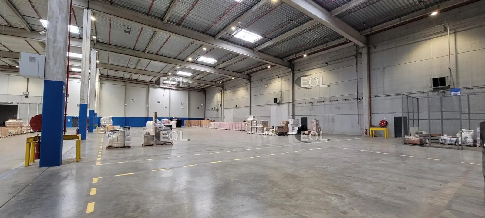 Industrial in Pusignan for lease Building Photo- Image 1 of 4