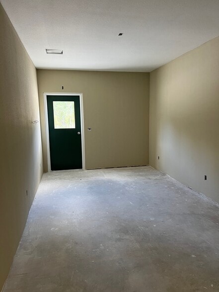 2024 S. John Redditt, Lufkin, TX for lease - Interior Photo - Image 3 of 5