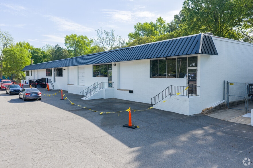 2700-2740 N Graham St, Charlotte, NC for lease - Building Photo - Image 1 of 15