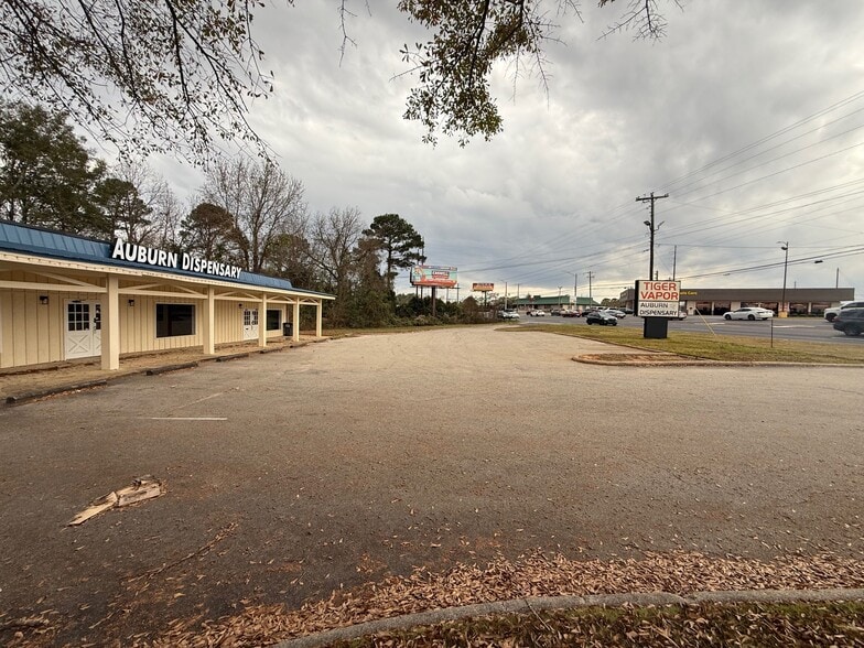 3713-3715 Pepperell Pky, Opelika, AL for lease - Building Photo - Image 2 of 10