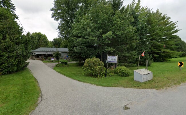 More details for 10246 Old Shiloh Rd, Georgina, ON - Retail for Sale