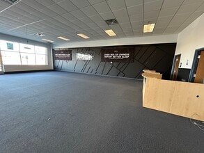 7828 Hudson Rd, Woodbury, MN for lease Interior Photo- Image 2 of 6