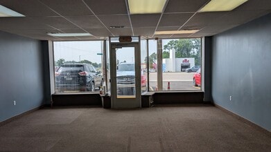 2829 W 26th St, Erie, PA for lease Interior Photo- Image 1 of 22