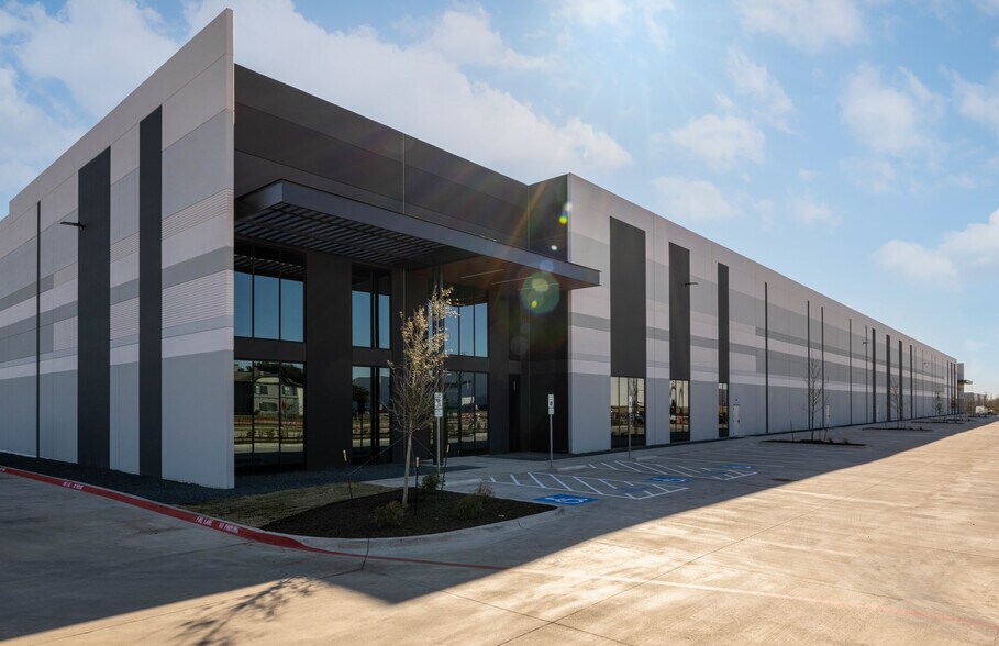 4601 Dr. MLK Jr. Dr, Arlington, TX à louer - Photo du bâtiment - Image 2 de 23