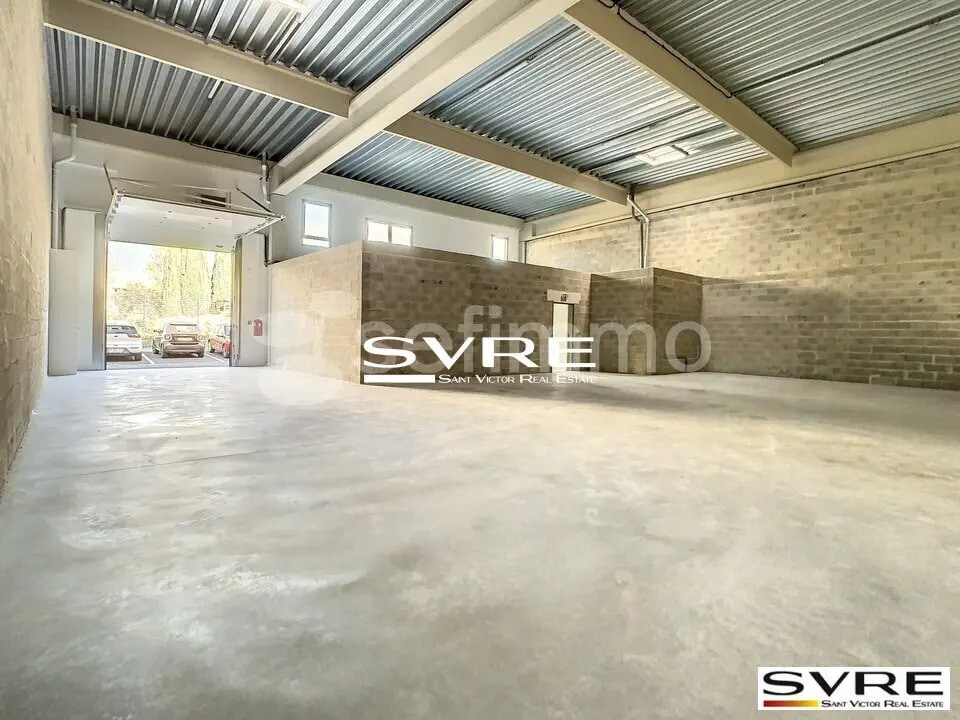 Office in LES MILLES for lease Interior Photo- Image 1 of 8