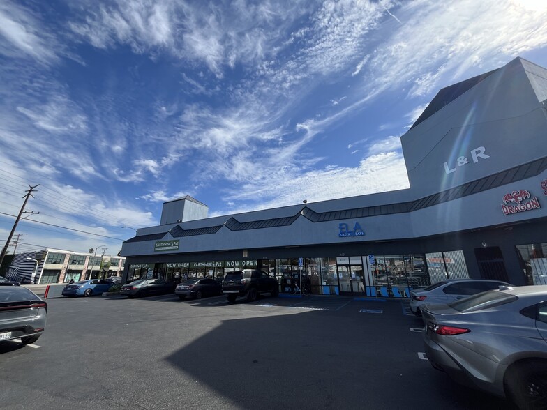 303-317 Lincoln Blvd, Venice, CA à louer - Photo du bâtiment - Image 1 de 6