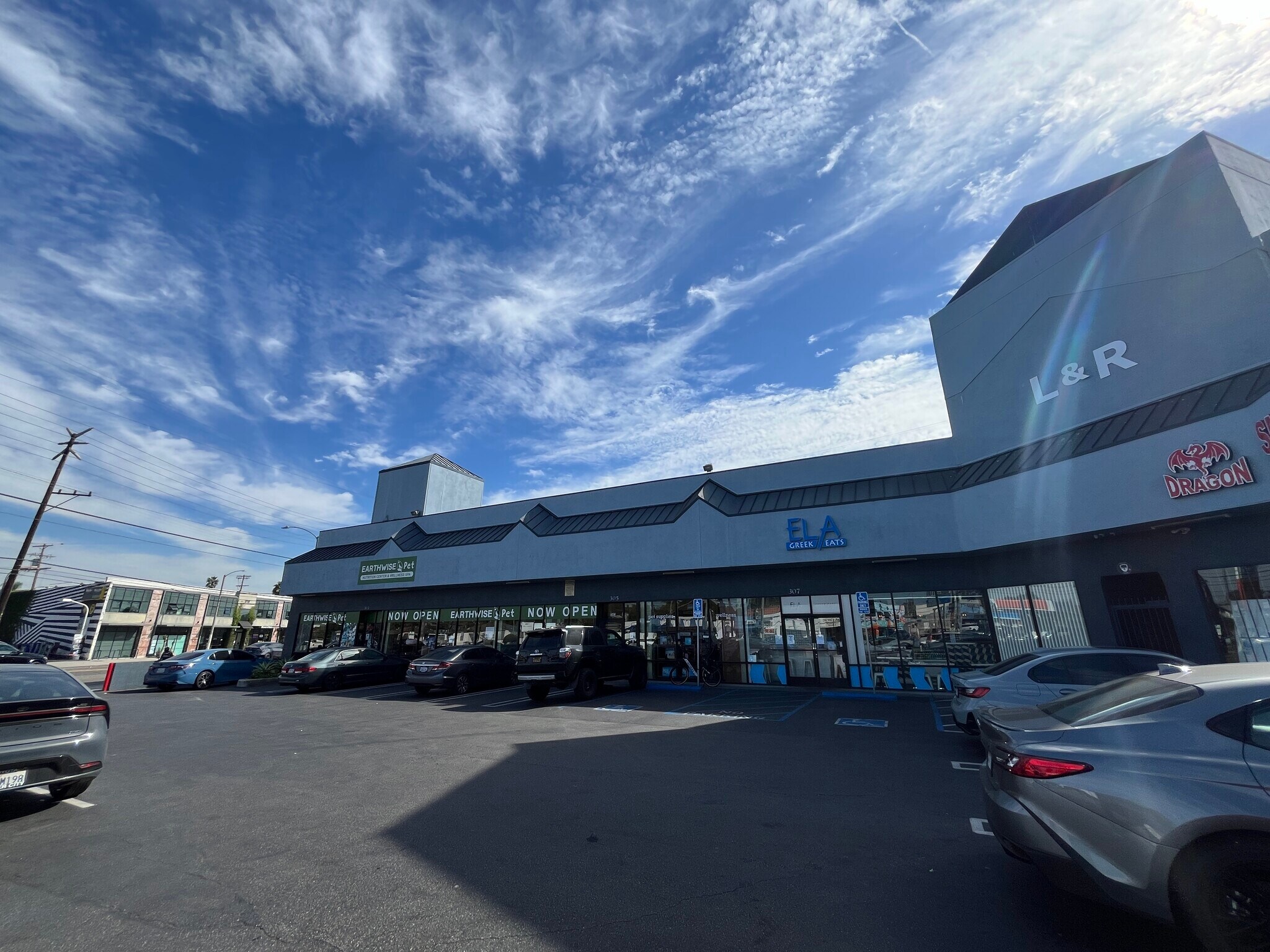 303-317 Lincoln Blvd, Venice, CA à louer Photo du bâtiment- Image 1 de 7