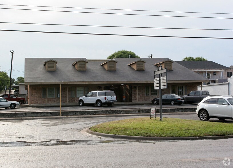 6714 N New Braunfels Ave, San Antonio, TX à louer - Photo du bâtiment - Image 3 de 5