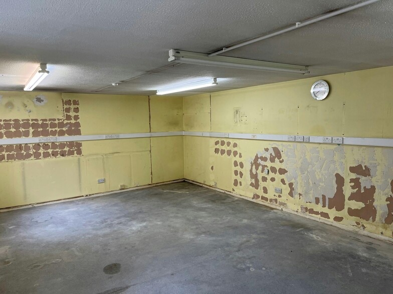 2 North St, Bicester for sale - Building Photo - Image 2 of 15