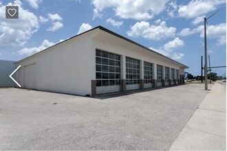 2022 12th St, Sarasota, FL for lease Building Photo- Image 2 of 7