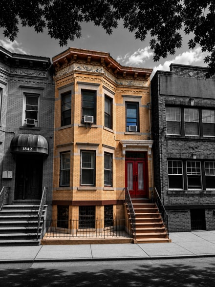 1840 Norman St, Ridgewood, NY à vendre - Photo du bâtiment - Image 1 de 16