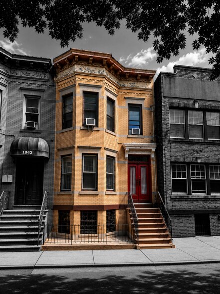 1840 Norman St, Ridgewood, NY à vendre - Photo du bâtiment - Image 1 de 16