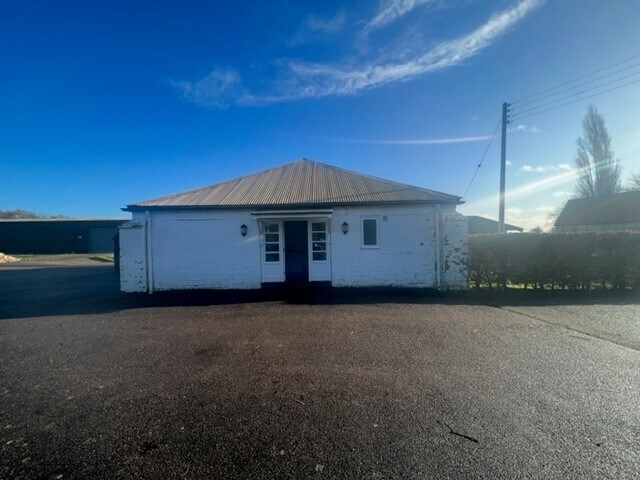 Rickling Hall, Rickling Green, Saffron Walden à louer - Photo du bâtiment - Image 3 de 3