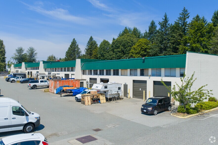 7618-7648 Winston St, Burnaby, BC for lease - Building Photo - Image 2 of 3