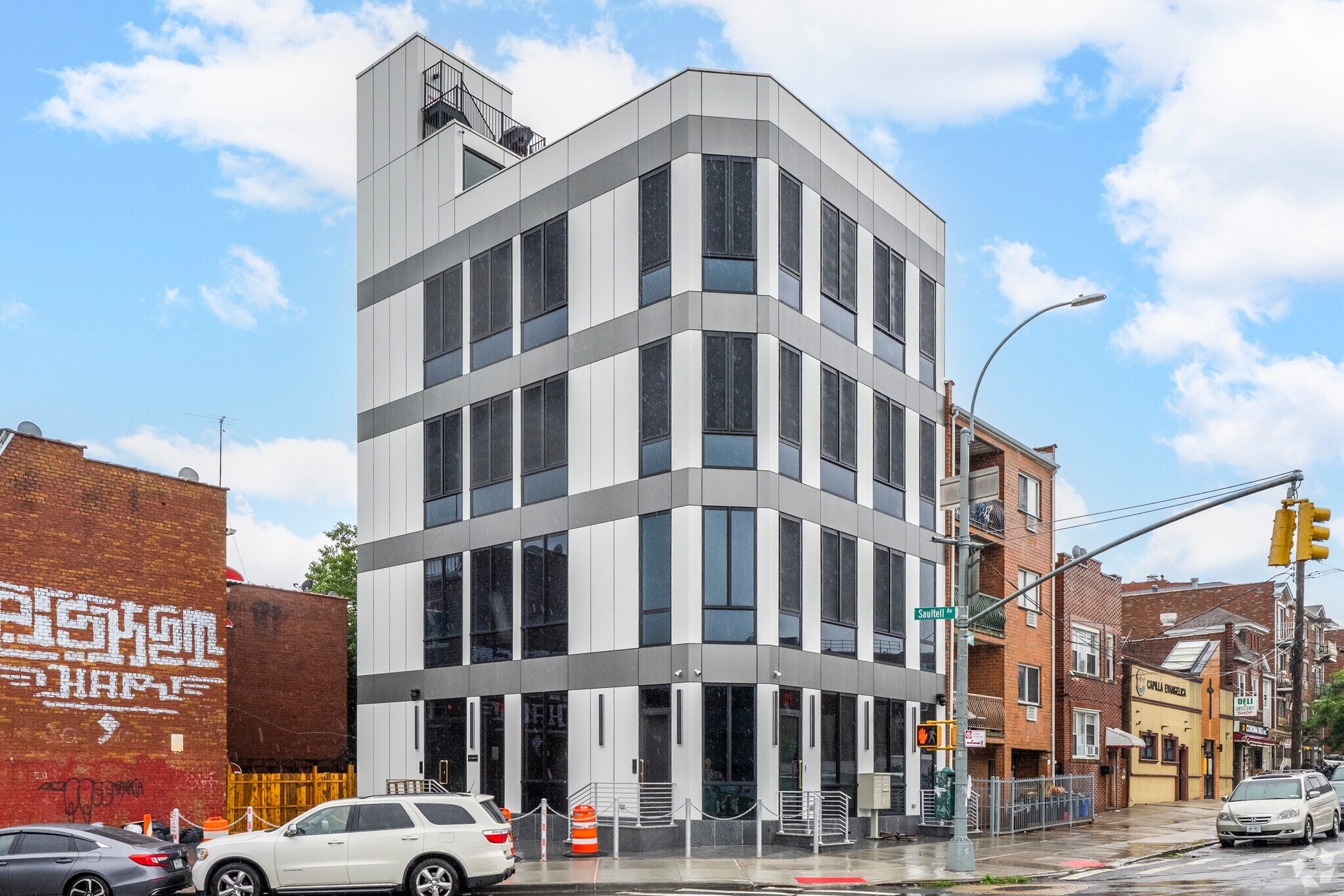 11072 Corona Ave, Flushing, NY for lease Primary Photo- Image 1 of 5
