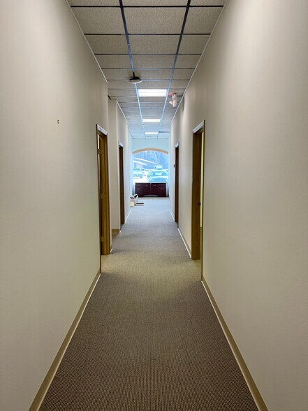 130 S Willow St, Kenai, AK à louer - Photo intérieure - Image 2 de 12