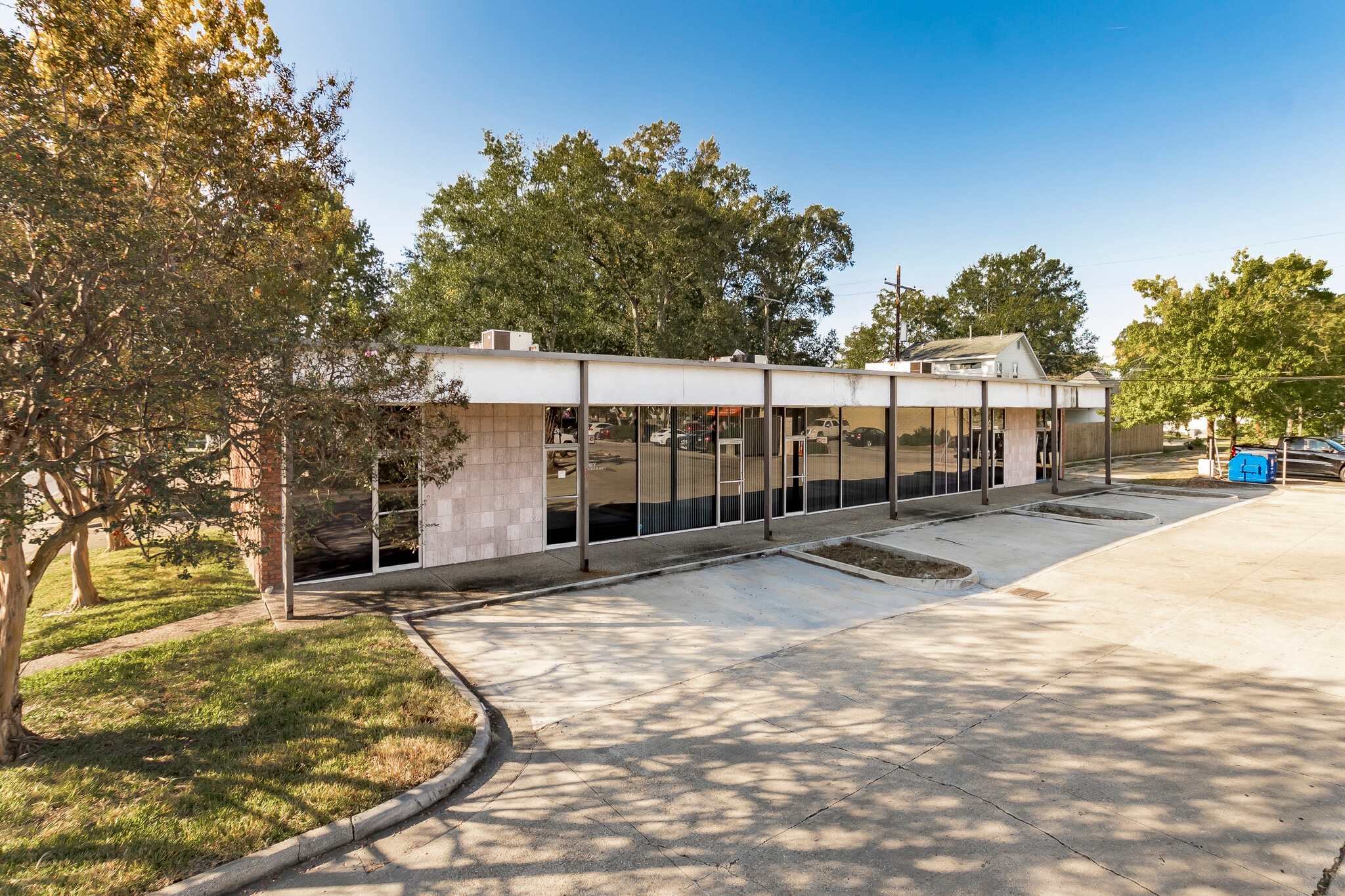 4950 Government St, Baton Rouge, LA à vendre Photo du bâtiment- Image 1 de 17