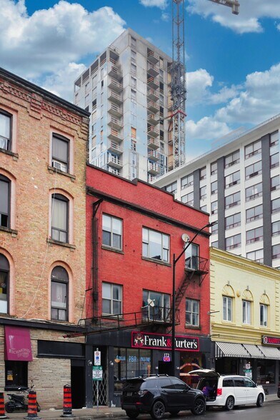 172 King St, London, ON à vendre - Photo du bâtiment - Image 2 de 7