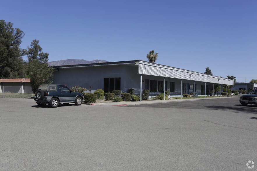 247 March St, Santa Paula, CA à louer - Photo principale - Image 1 de 24