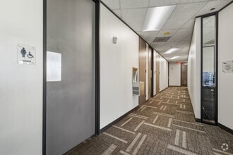 3200 Wilcrest Dr, Houston, TX for lease Interior Photo- Image 2 of 3