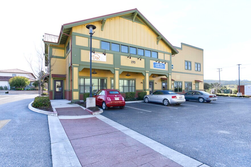 195 S Broadway St, Orcutt, CA à louer - Photo du bâtiment - Image 3 de 16