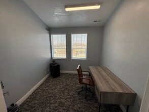 9571 S 700 E, Sandy, UT à louer Photo intérieure- Image 2 de 7