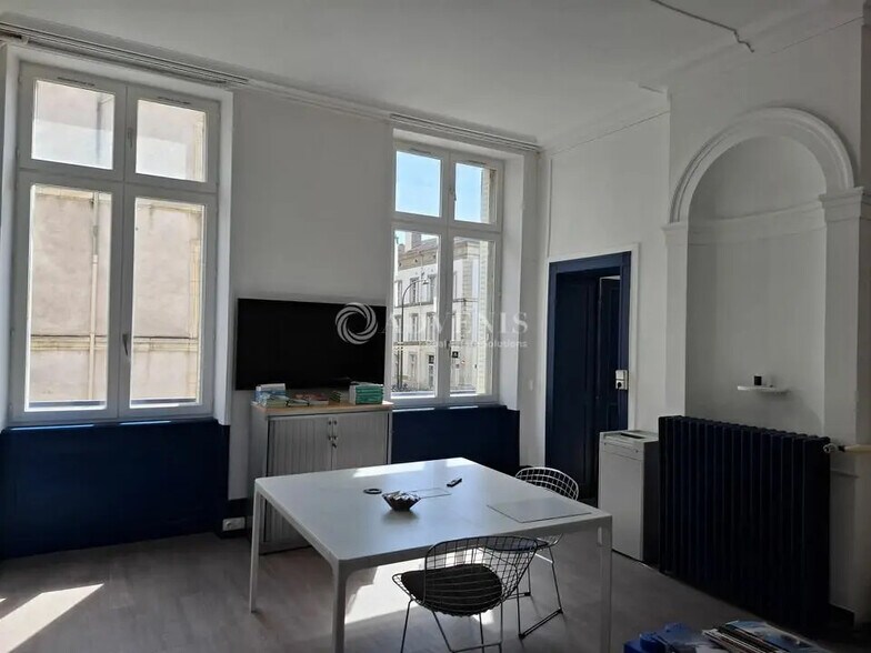 Office in Nancy for lease - Interior Photo - Image 2 of 8