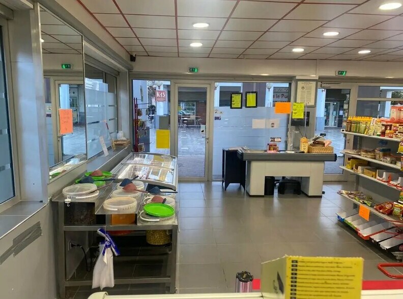 Commerce de détail dans Avignon à vendre - Photo du bâtiment - Image 3 de 5