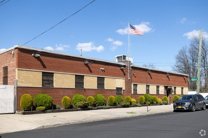 97-35 133rd Ave, Ozone Park, NY à louer - Photo principale - Image 1 de 6