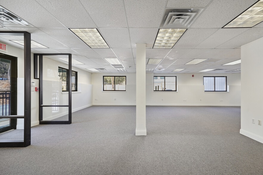 60 Goldens Bridge Rd, Katonah, NY for lease - Building Photo - Image 3 of 13