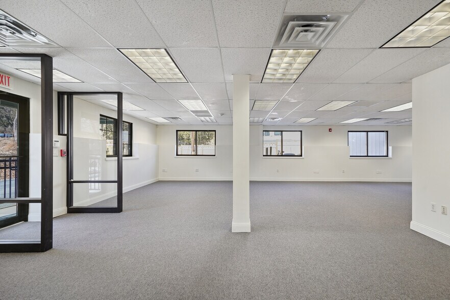 60 Goldens Bridge Rd, Katonah, NY à louer - Photo du bâtiment - Image 3 de 13