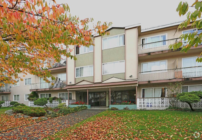 6540 Telford Av, Burnaby, BC à vendre - Photo du bâtiment - Image 2 de 8