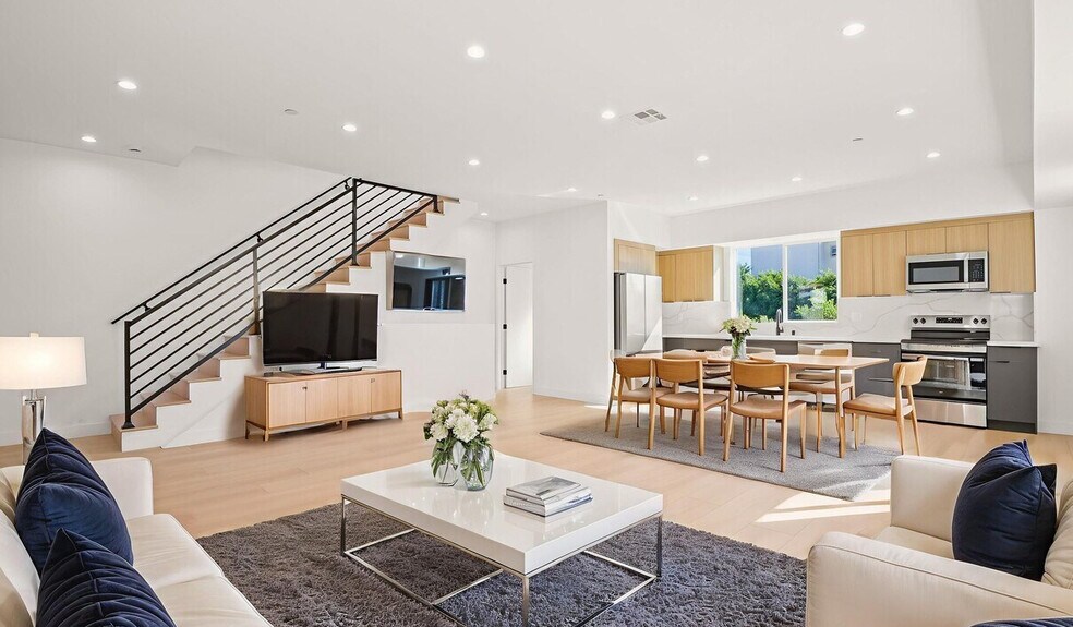 1707 S Burnside Ave, Los Angeles, CA à vendre - Photo intérieure - Image 2 de 11