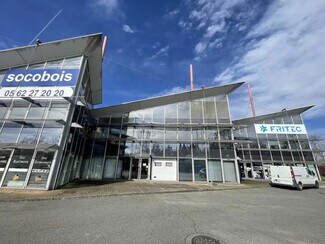 Plus de détails pour Local d'activités à louer