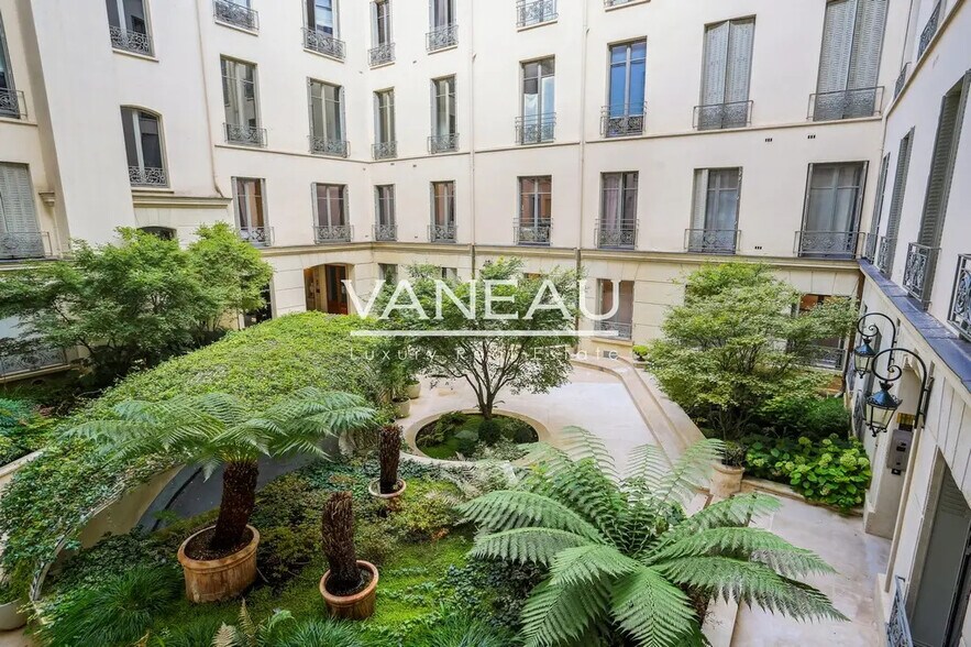 Bureau dans Paris à vendre - Photo du bâtiment - Image 1 de 10