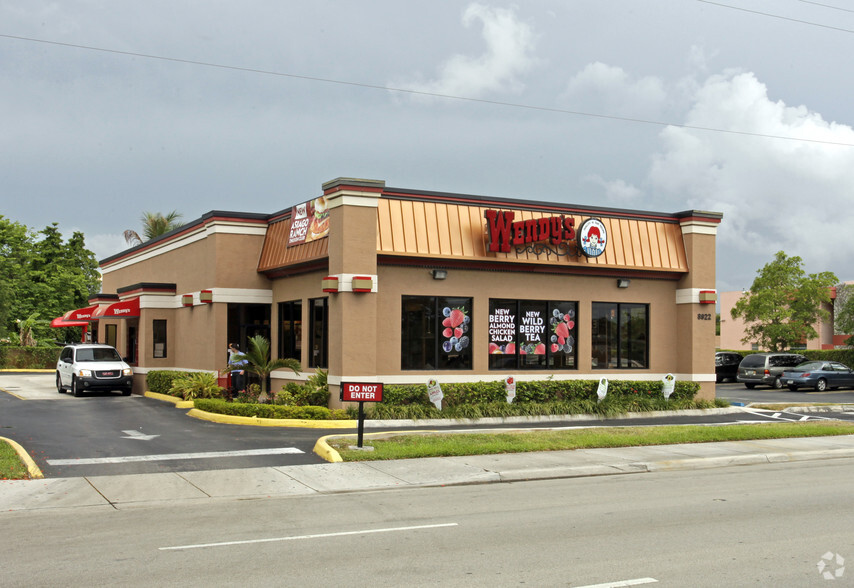 8922 SW 24th St, Miami, FL for lease - Primary Photo - Image 1 of 5