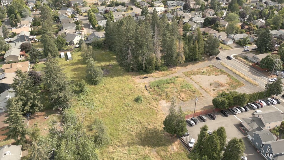 13047 SE Sunnyside Rd, Clackamas, OR à vendre - Photo du bâtiment - Image 3 de 4