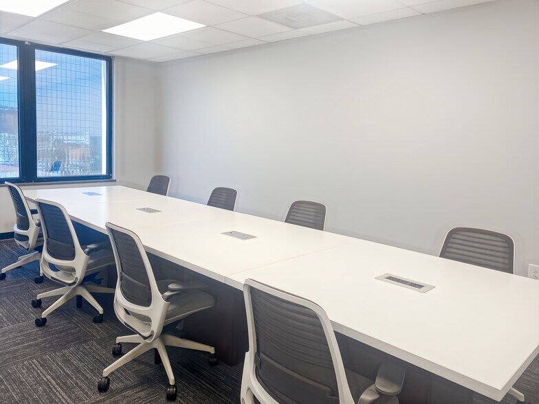 W 3rd St, Winston-Salem, NC à louer - Photo intérieure - Image 2 de 18