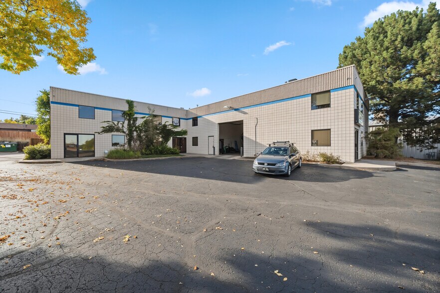 10855 Irma Dr, Northglenn, CO à vendre - Photo du bâtiment - Image 3 de 66