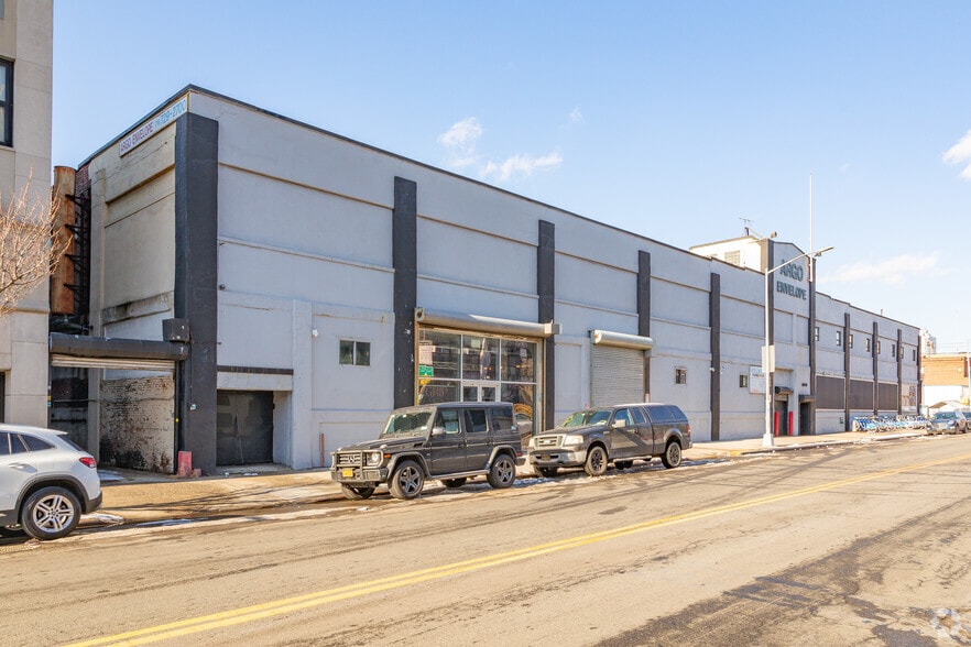 4310 21st St, Long Island City, NY for lease - Building Photo - Image 3 of 4