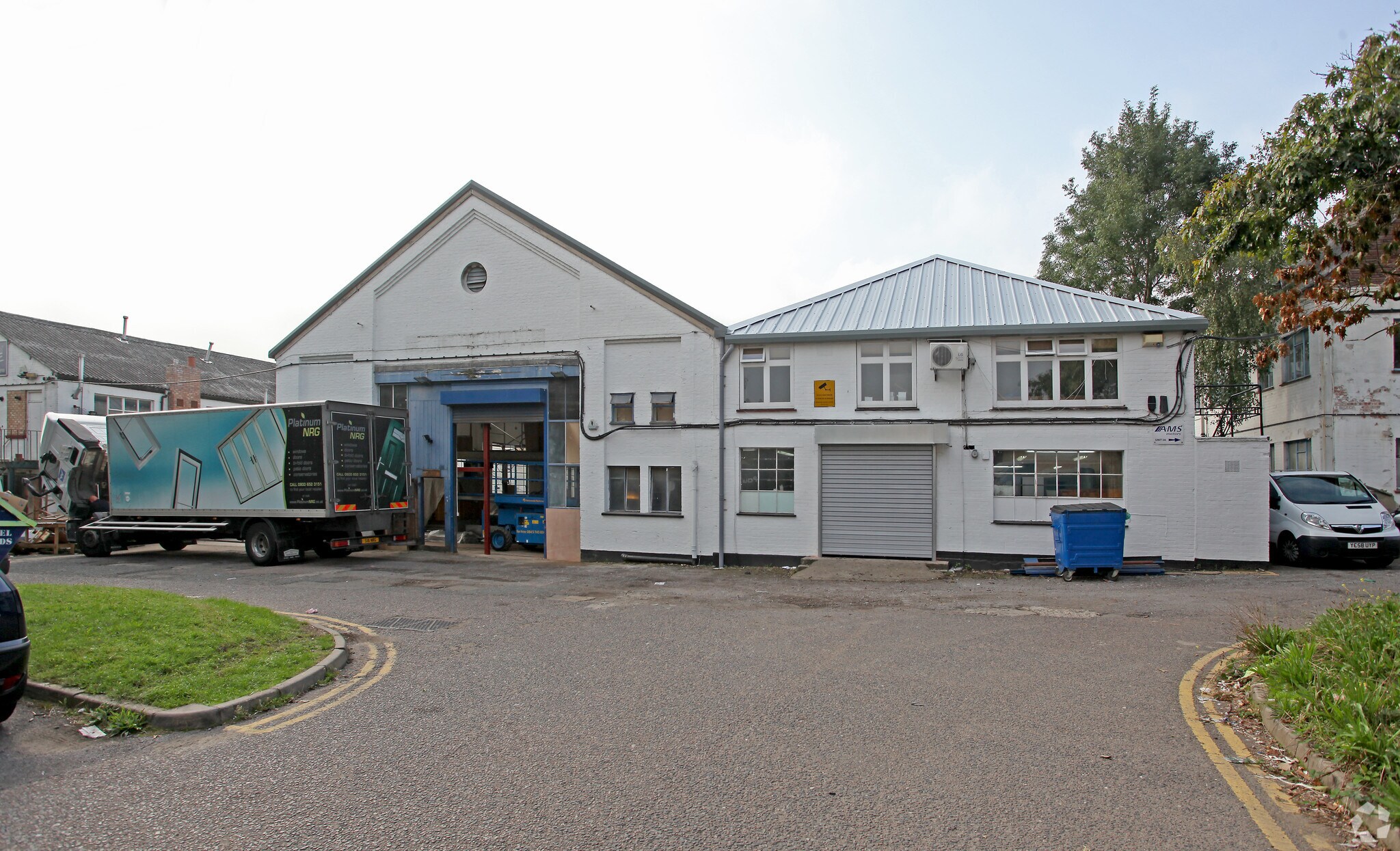 7 Worton Rd, Isleworth à louer Photo principale- Image 1 de 3