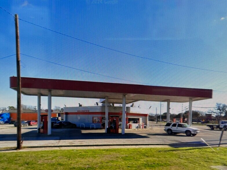 3130 N Buckner Blvd, Dallas, TX à vendre - Photo du bâtiment - Image 2 de 4