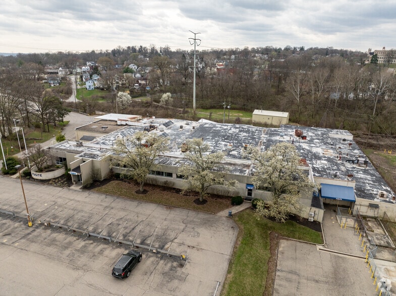 6000 Fernview Ave, Cincinnati, OH for lease - Building Photo - Image 2 of 7