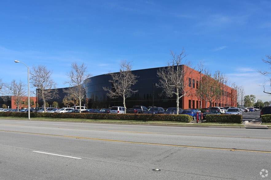 1833 Alton Pky, Irvine, CA for sale - Building Photo - Image 2 of 8